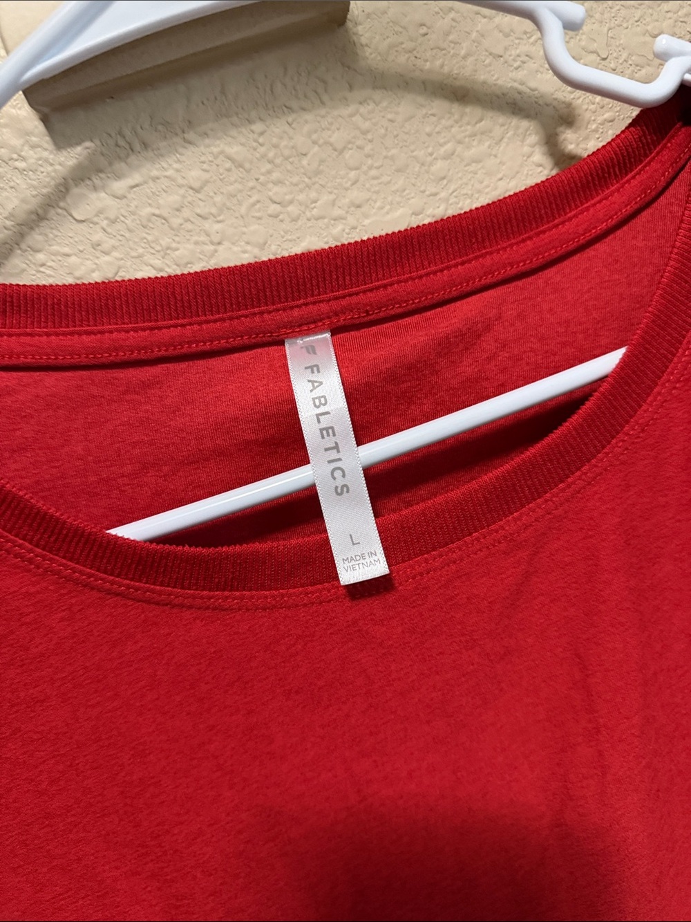 Fabletics Red Cropped Tee - Picture 2 of 4